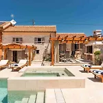 Luxury Finessa 2 With Heated Pool, Jacuzzi And Sauna スクラーディン