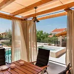 Luxury Finessa 2 With Heated Pool, Jacuzzi And Sauna ヴィラ