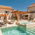 ヴィラ Luxury Finessa 2 With Heated Pool, Jacuzzi And Sauna *