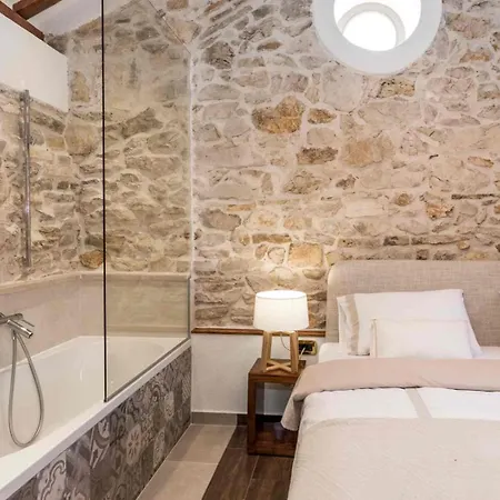 Villa Luxury Finessa 2 With Heated Pool, Jacuzzi And Sauna *