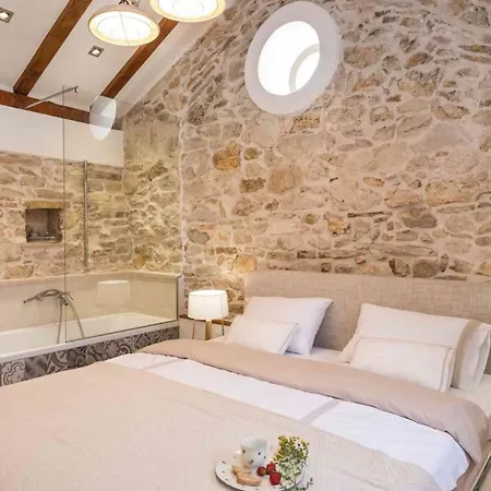 Luxury Finessa 2 With Heated Pool, Jacuzzi And Sauna *