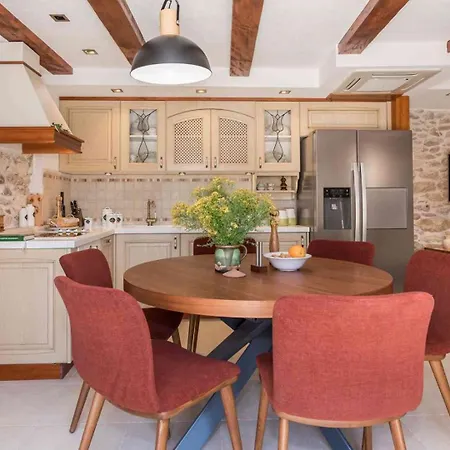 Villa Luxury Finessa 2 With Heated Pool, Jacuzzi And Sauna *