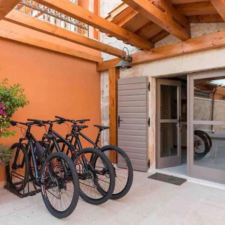 Luxury Finessa 2 With Heated Pool, Jacuzzi And Sauna *