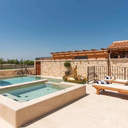 Luxury Finessa 2 With Heated Pool, Jacuzzi And Sauna