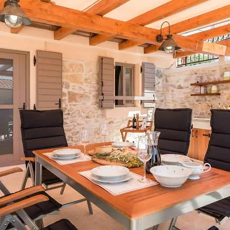 Luxury Finessa 2 With Heated Pool, Jacuzzi And Sauna Villa Skradin