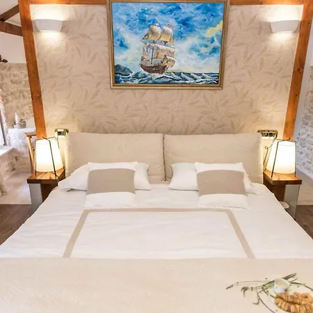 Luxury Finessa 2 With Heated Pool, Jacuzzi And Sauna Skradin