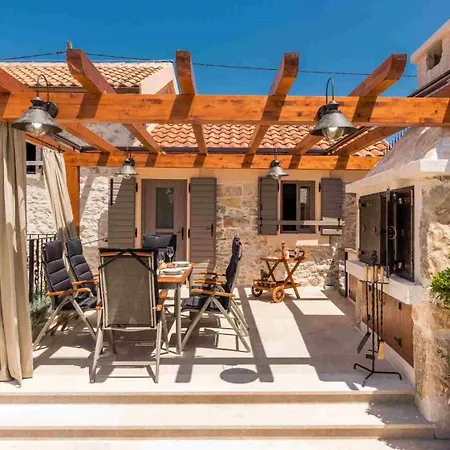 Luxury Finessa 2 With Heated Pool, Jacuzzi And Sauna Villa *