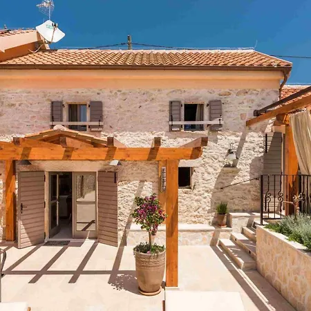 Luxury Finessa 2 With Heated Pool, Jacuzzi And Sauna Villa Skradin