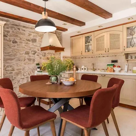 Luxury Finessa 2 With Heated Pool, Jacuzzi And Sauna Skradin