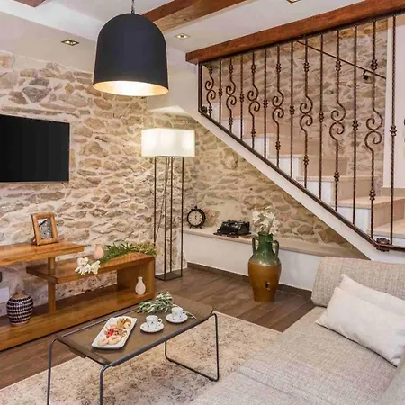 Villa Luxury Finessa 2 With Heated Pool, Jacuzzi And Sauna