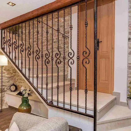 Luxury Finessa 2 With Heated Pool, Jacuzzi And Sauna