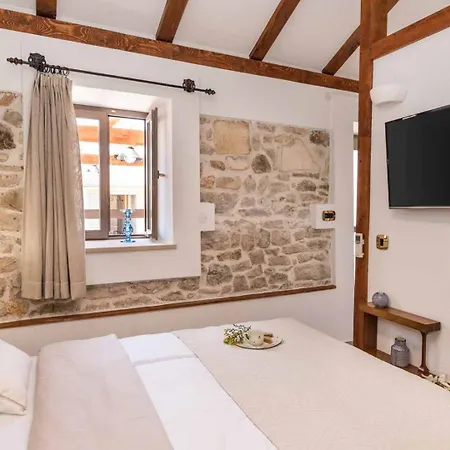 Luxury Finessa 2 With Heated Pool, Jacuzzi And Sauna * Skradin