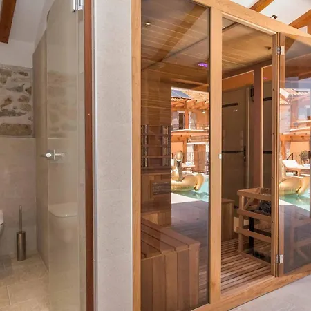 Luxury Finessa 2 With Heated Pool, Jacuzzi And Sauna