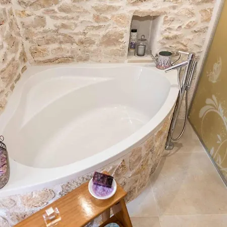 Luxury Finessa 2 With Heated Pool, Jacuzzi And Sauna