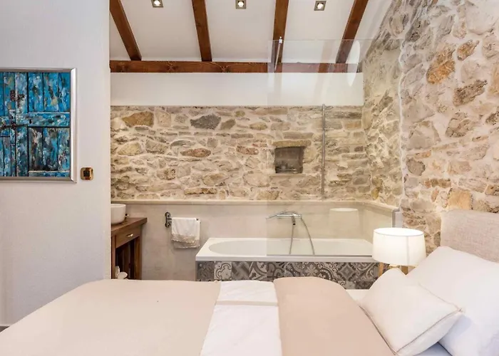 别墅 Luxury Finessa 2 With Heated Pool, Jacuzzi And Sauna 斯克拉丁