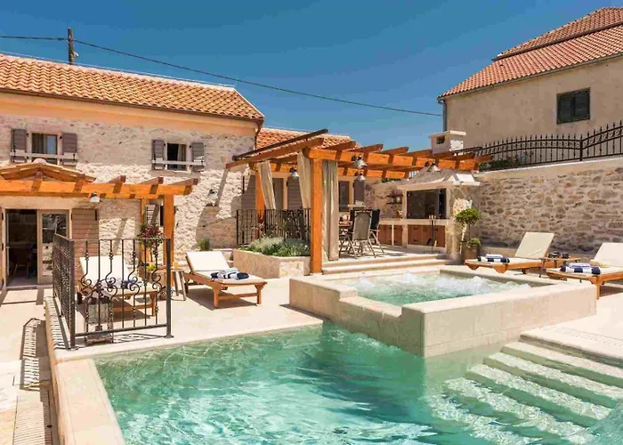 Luxury Finessa 2 With Heated Pool, Jacuzzi And Sauna * Skradin