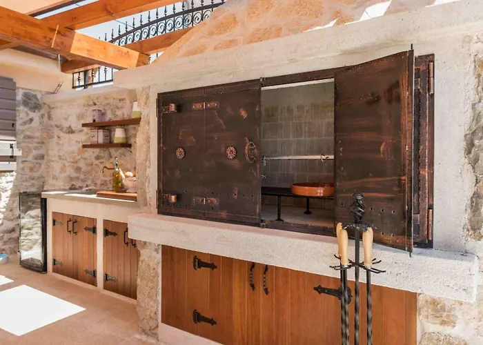 Luxury Finessa 2 With Heated Pool, Jacuzzi And Sauna Villa *