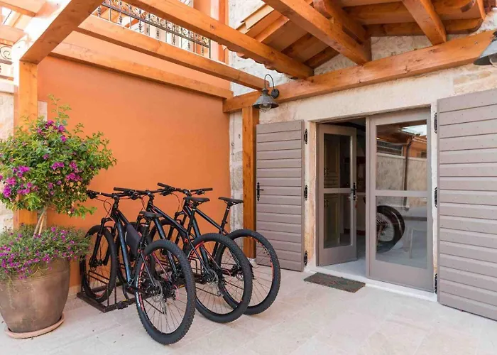 Luxury Finessa 2 With Heated Pool, Jacuzzi And Sauna *