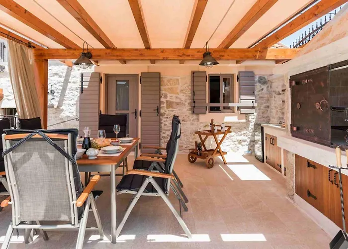 Luxury Finessa 2 With Heated Pool, Jacuzzi And Sauna Skradin