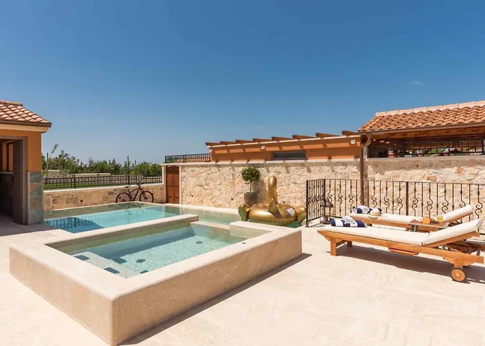 Luxury Finessa 2 With Heated Pool, Jacuzzi And Sauna