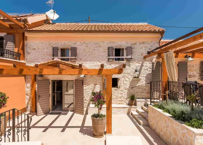 Luxury Finessa 2 With Heated Pool, Jacuzzi And Sauna Willa Skradin