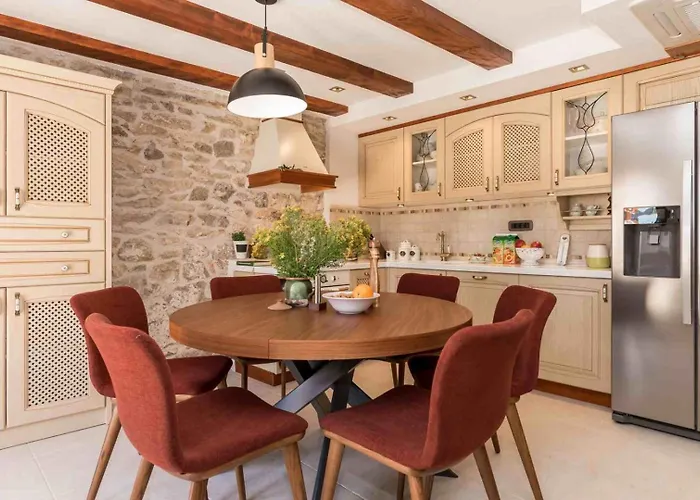 Luxury Finessa 2 With Heated Pool, Jacuzzi And Sauna Skradin