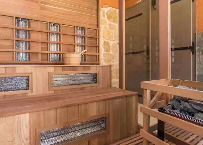 Luxury Finessa 2 With Heated Pool, Jacuzzi And Sauna Willa