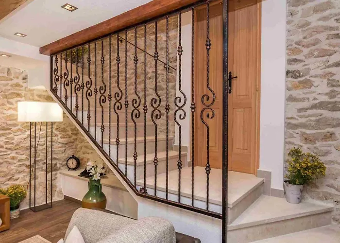 Luxury Finessa 2 With Heated Pool, Jacuzzi And Sauna