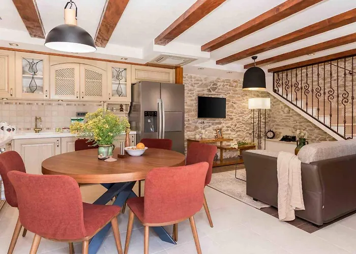 Luxury Finessa 2 With Heated Pool, Jacuzzi And Sauna *