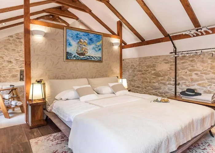 Villa Luxury Finessa 2 With Heated Pool, Jacuzzi And Sauna