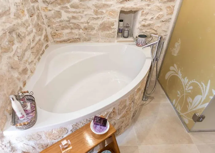 Luxury Finessa 2 With Heated Pool, Jacuzzi And Sauna