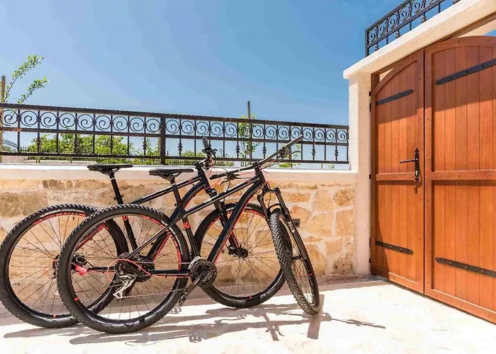 Luxury Finessa 2 With Heated Pool, Jacuzzi And Sauna Skradin