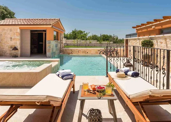 Luxury Finessa 2 With Heated Pool, Jacuzzi And Sauna Villa *