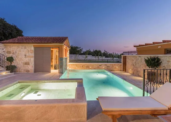 Villa Luxury Finessa 2 With Heated Pool, Jacuzzi And Sauna Skradin